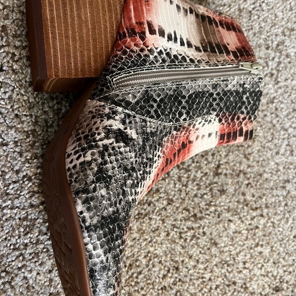 Kork-Ease Red and Black Ankle Booties with Snakeskin Texture - Picture 5 of 15